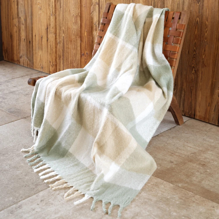 Plaid à carreaux aspect mohair avec franges