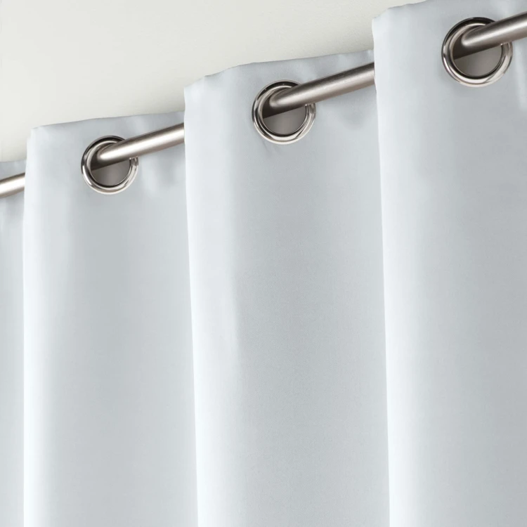 Rideau occultant uni à oeillets