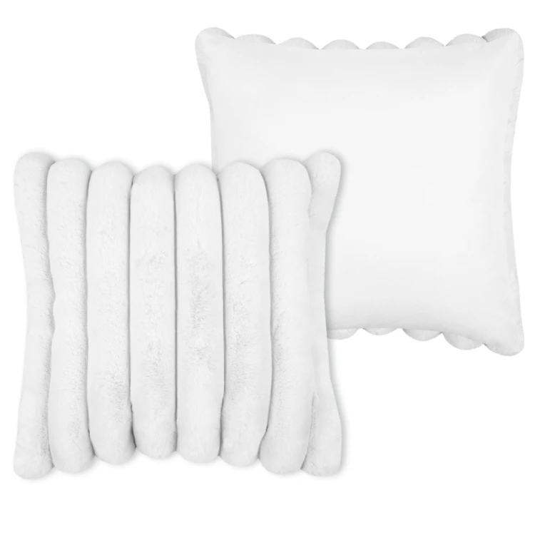 Coussin en fausse fourrure ultra douce à bandes