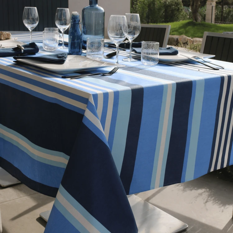 Nappe plastifiée à rayures extérieure