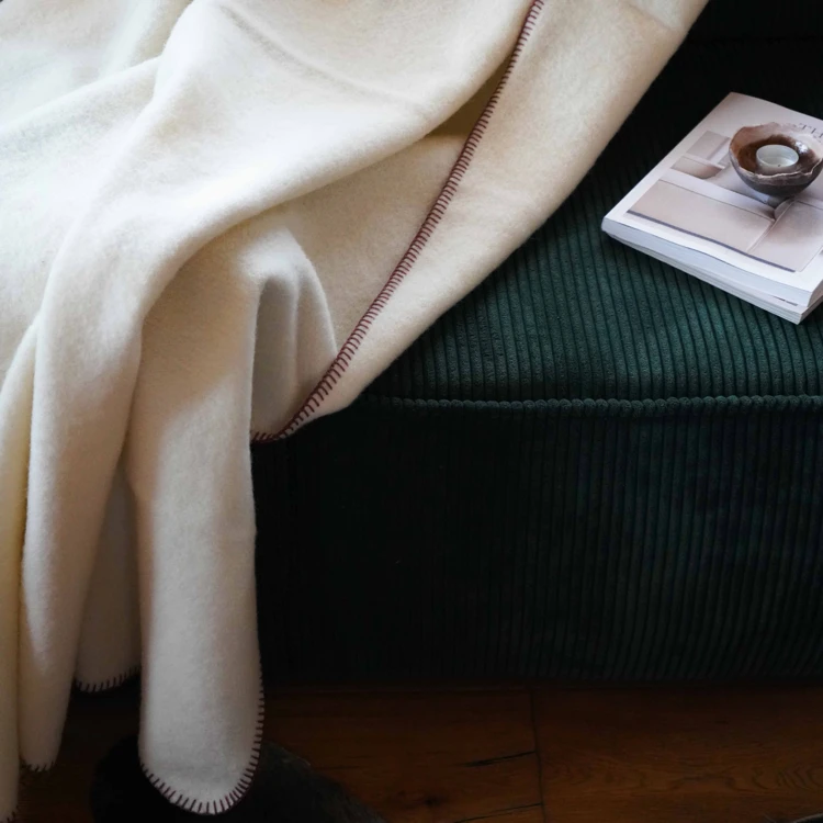 Couverture pure laine vierge naturelle finition point de cheval