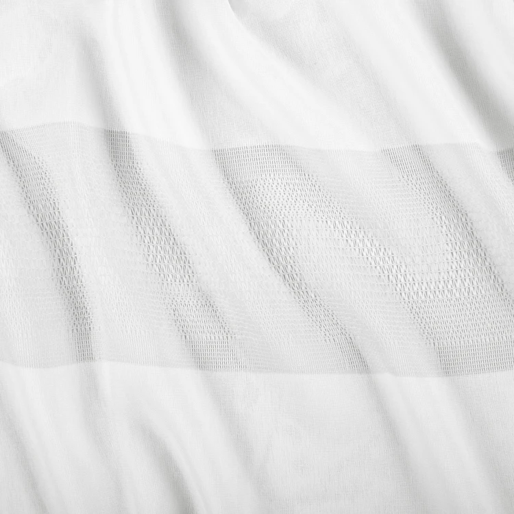 Voilage tamisant ajouré à esprit macramé