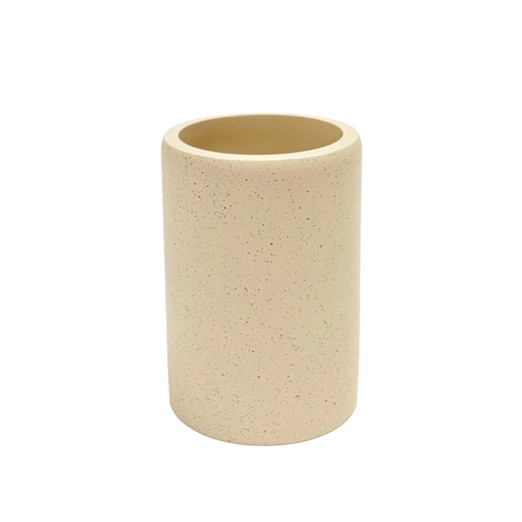 Badezimmerbecher aus Polyresin in schlichtem Design