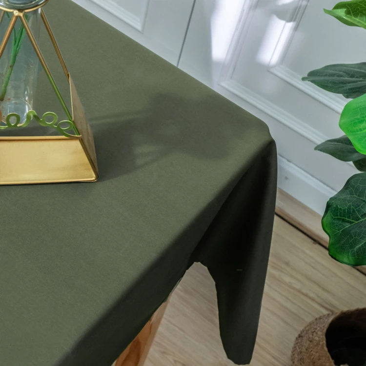 Nappe carrée et enduite antitache