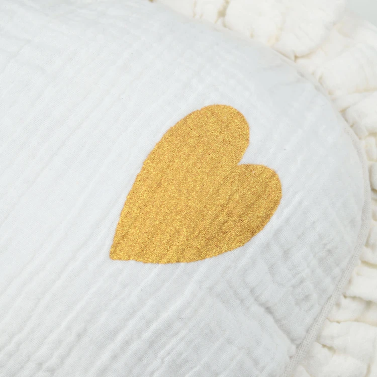 Coussin cœur en coton à volant froncé