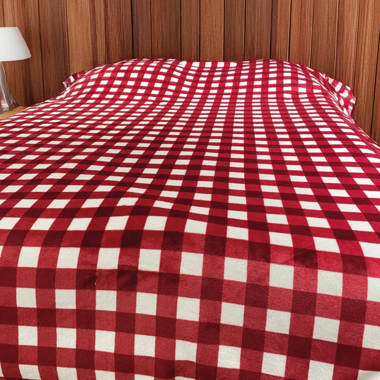 Bettüberwurf aus Fleece mit Vichy-Muster