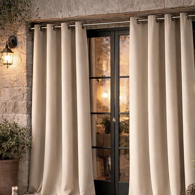 Rideau d'extérieur en tissu déperlant