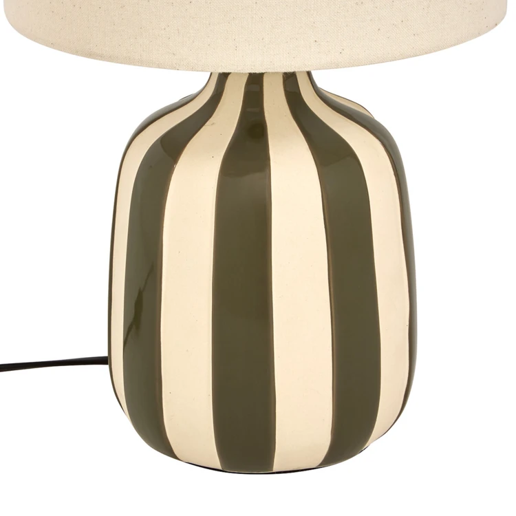 Lampe à poser en céramique rayée avec abat-jour textile