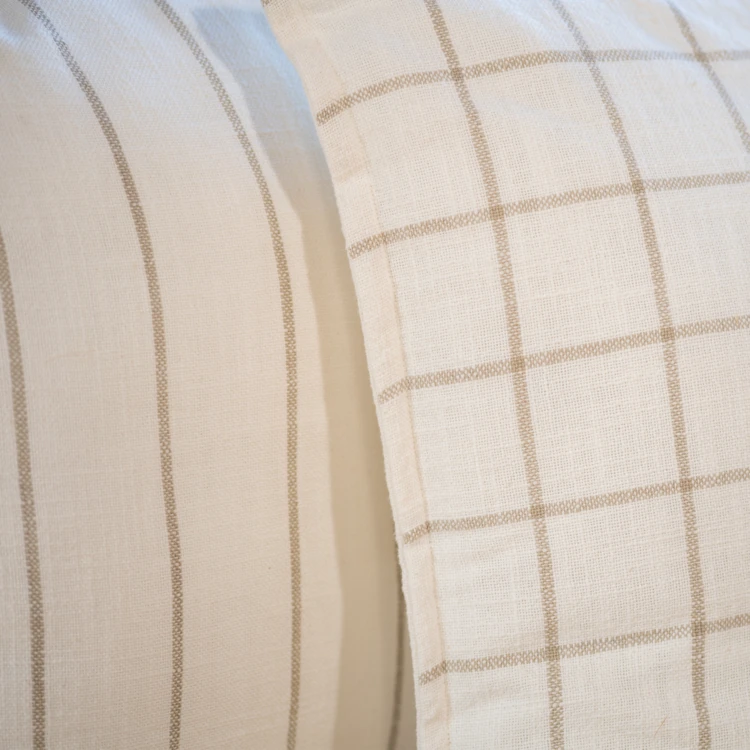 Housse de coussin en coton flammé beige
