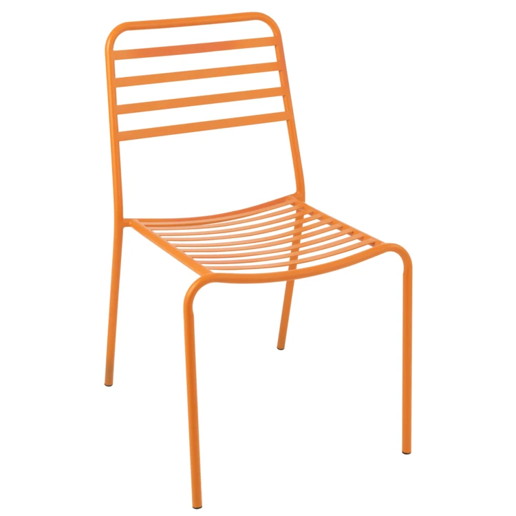 Silla de jardín metálica con respaldo de listones