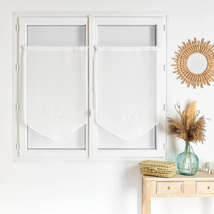 Paar bestickter Estamin-Vorhänge – Eleganz und Raffinesse für Ihre Fenster