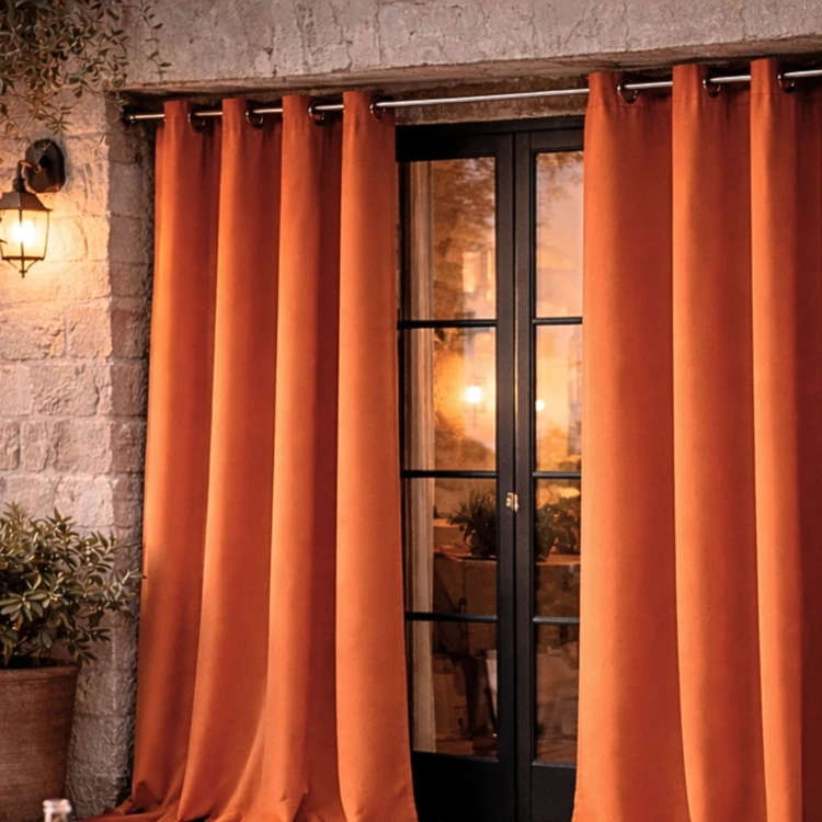 Rideau d'extérieur en tissu déperlant