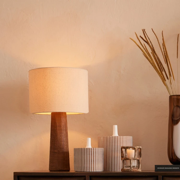 Lampe à poser en poterie avec pied effet bois