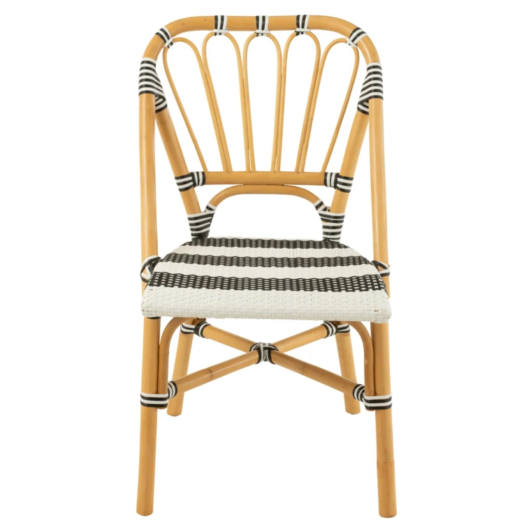 Chaise en rotin extérieure à rayures