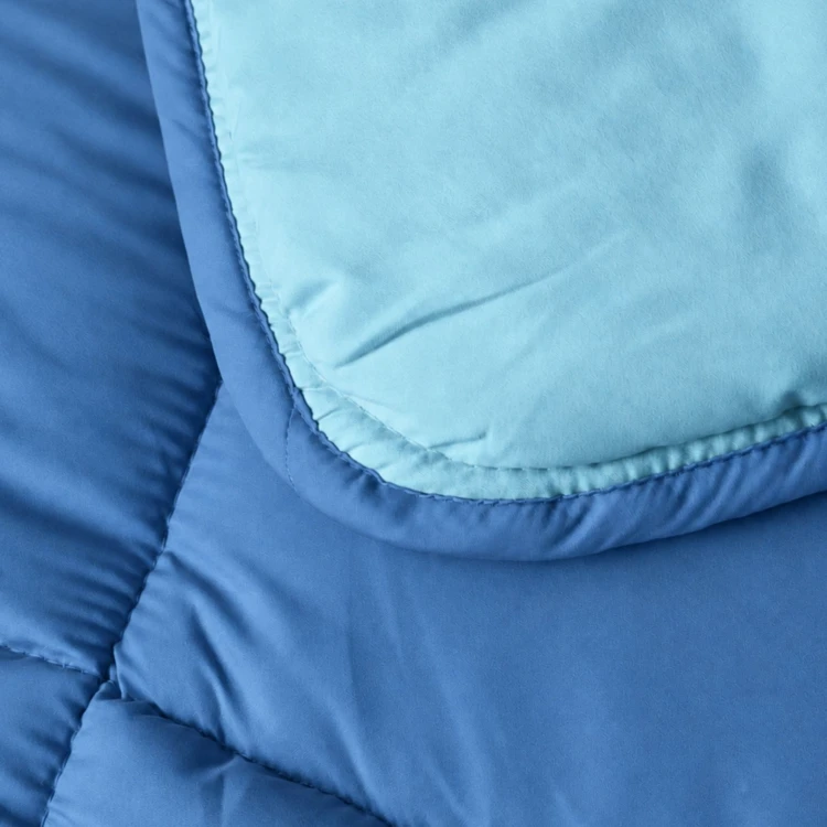 Couette chaude microfibre bicolore 400 gr/m2