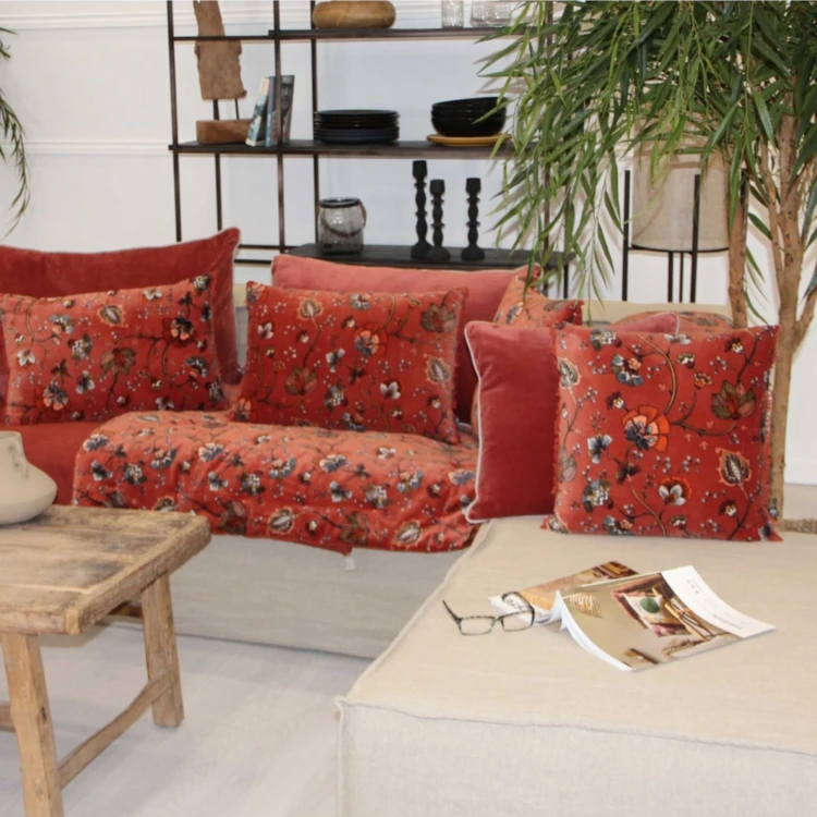 Samtkissen im Vintage-Stil