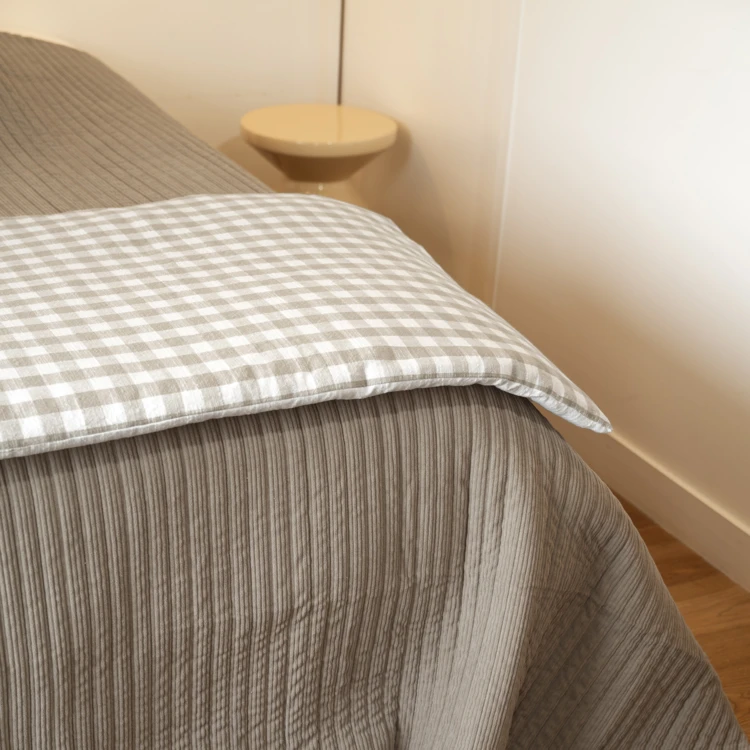 Édredon réversible coton flammé motifs rayures et vichy LOURMARIN