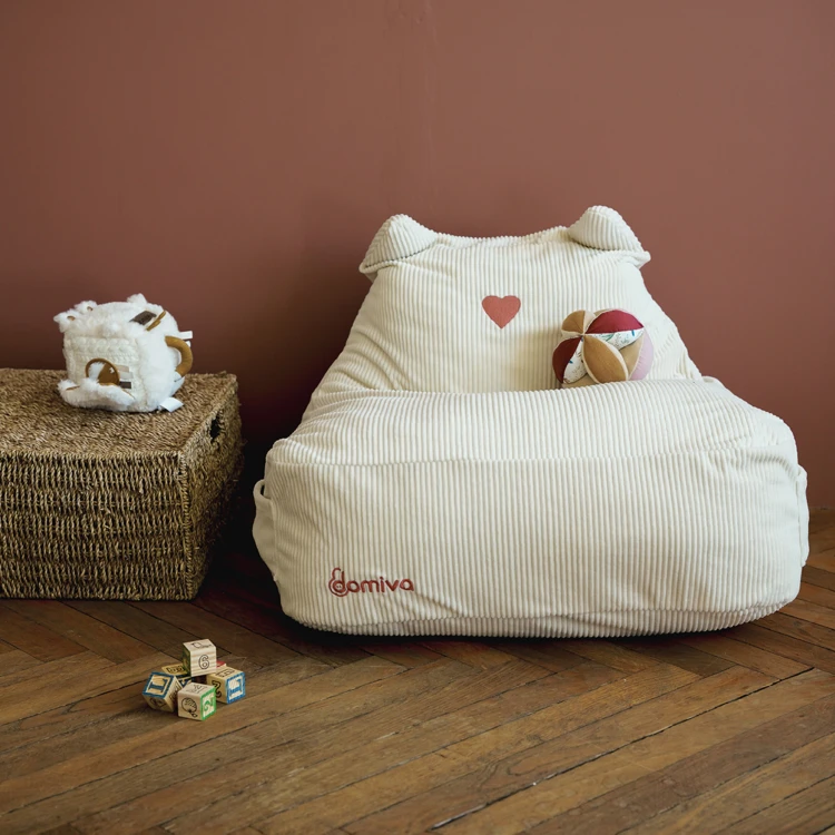 Sillón infantil de terciopelo con orejas de felino