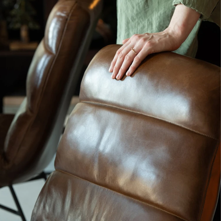 Chaise en cuir