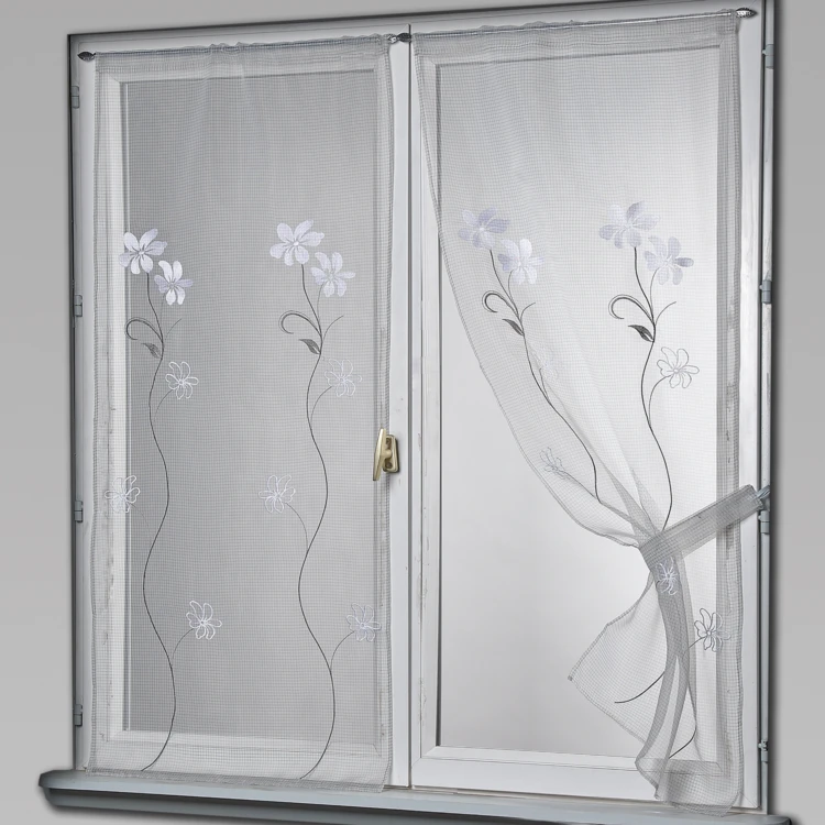Par de visillos en organza pequeños cuadrados