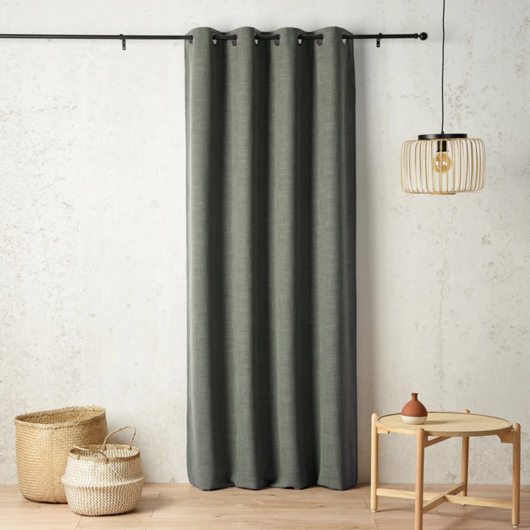 Rideau thermique et obscurcissant à envers polaire à oeillets