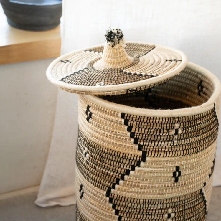 Panier à linge motifs ethniques en fibres naturelles