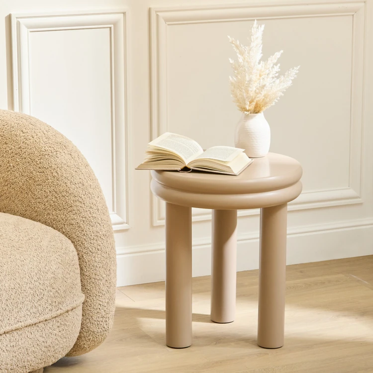 Table d’appoint ronde à trois pieds