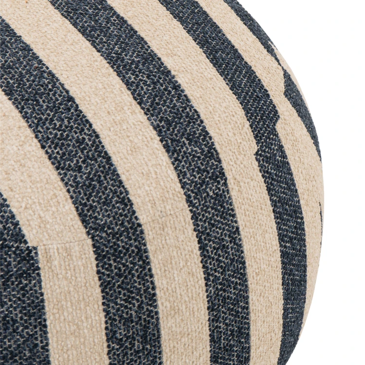 Runder Pouf aus gestreiftem Stoff