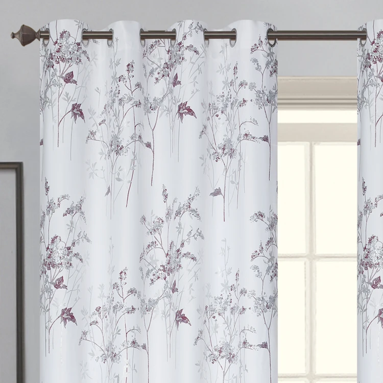 Par de cortinas opacas con ojales y estampado vegetal