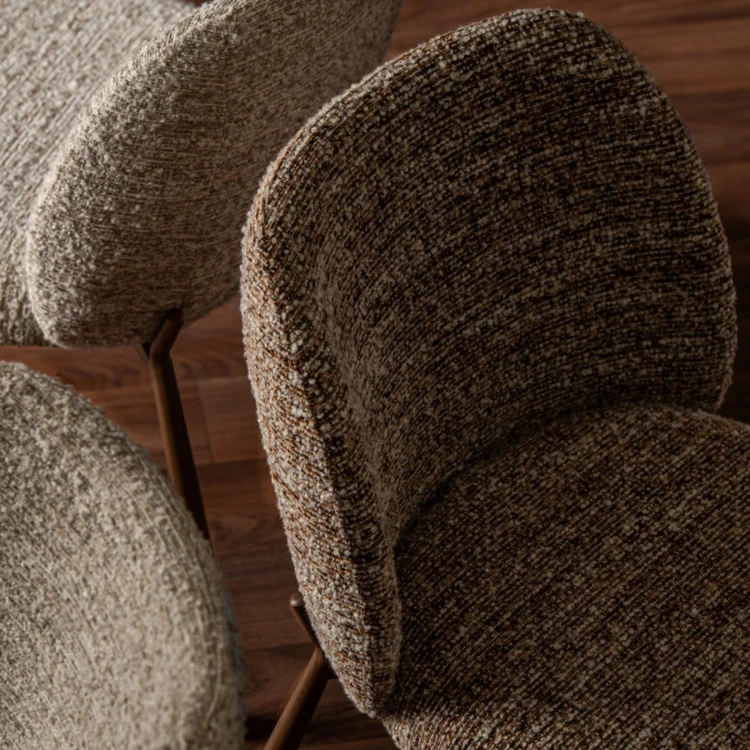 Chaise en métal et textile