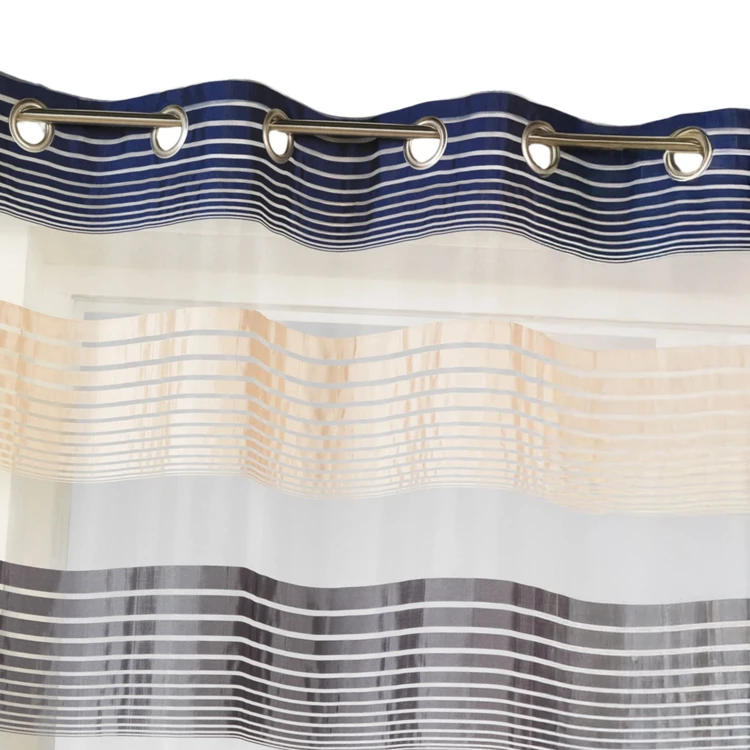 Voilage en organza à fines rayures horizontales