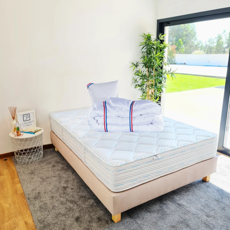 Ensemble Matelas  épaisseur 24 cm, ferme, face été/hiver + sommier beige ep20cm + 2 oreillers + couette