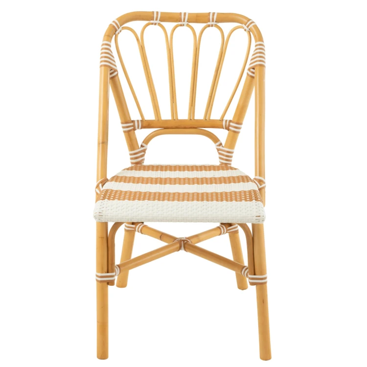 Chaise en rotin extérieure à rayures