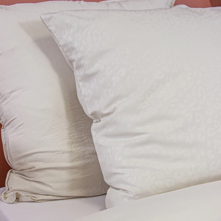 Parure de lit 3 pièces léopard microfibre housse + taies