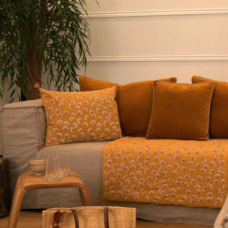 Coussin décoratif imprimé motif floral