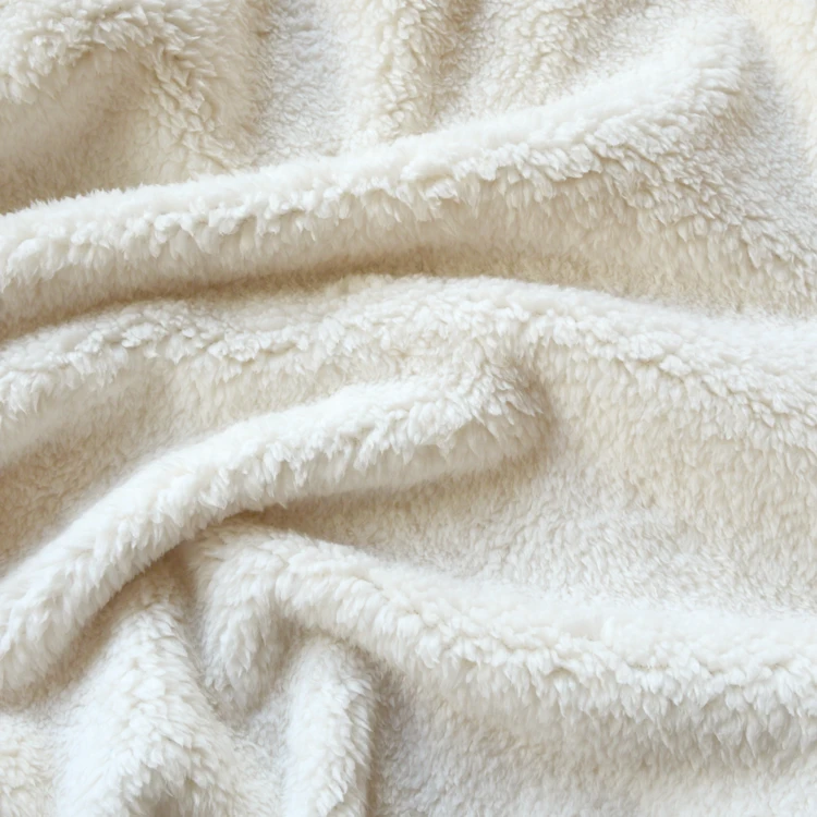 Bettüberwurf aus Fleece mit Vichy-Muster