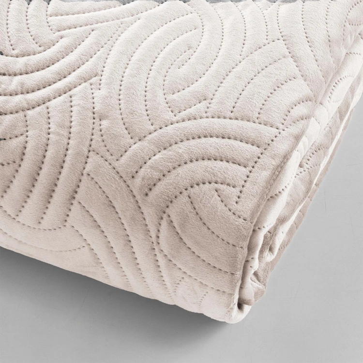 Couvre-lit 3 pièces matelassé velours + deux taies