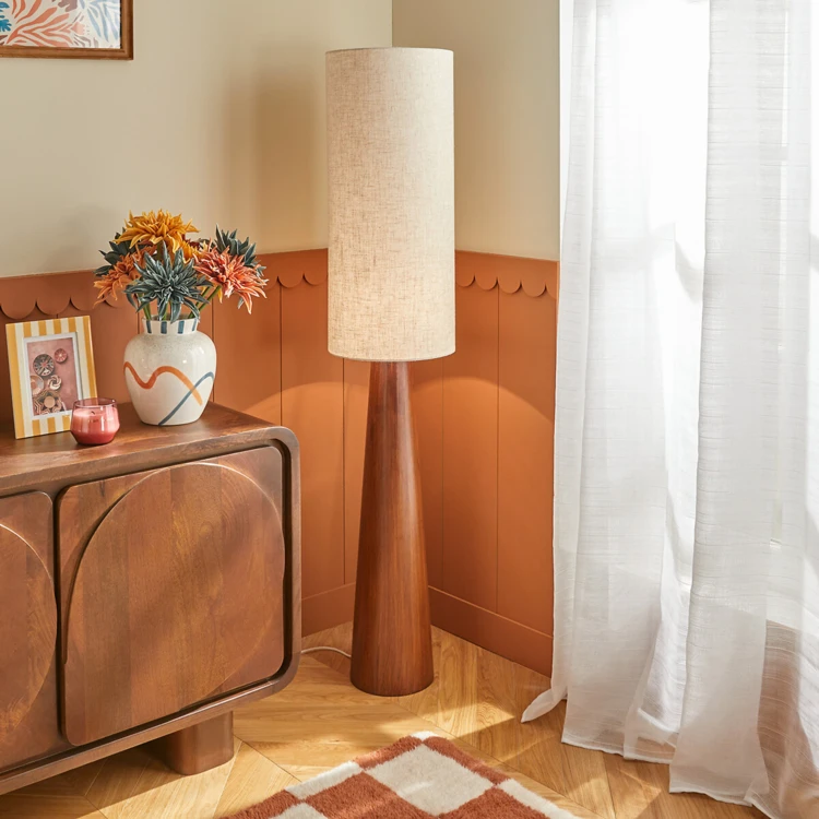 Lampadaire sur pied en bois avec abat-jour en coton