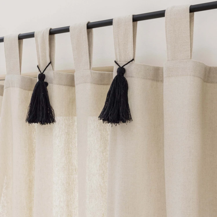 Siebvorhang aus Polycotton mit Schlaufen und Pompons