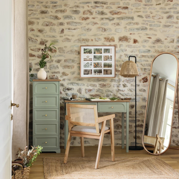 Silla de comedor de madera con respaldo de mimbre