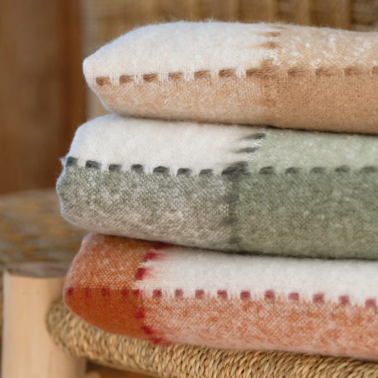 Kariertes Plaid in Mohair-Optik