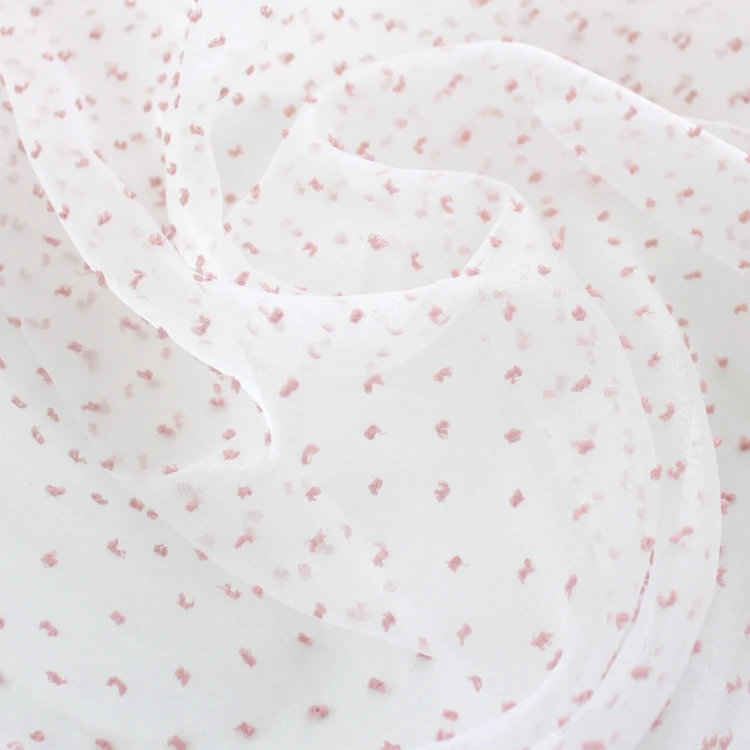 Voilage plumetis en organza avec œillets