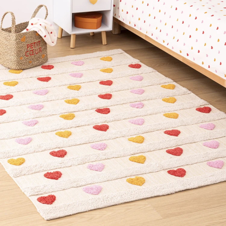 Tapis enfant coeurs avec relief