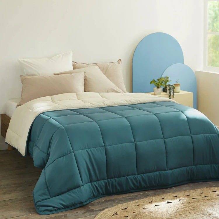 Couette chaude microfibre bicolore 400 gr/m2