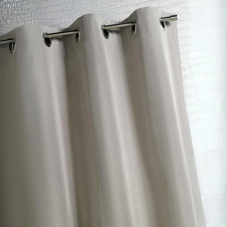 Rideau d'extérieur en tissu déperlant