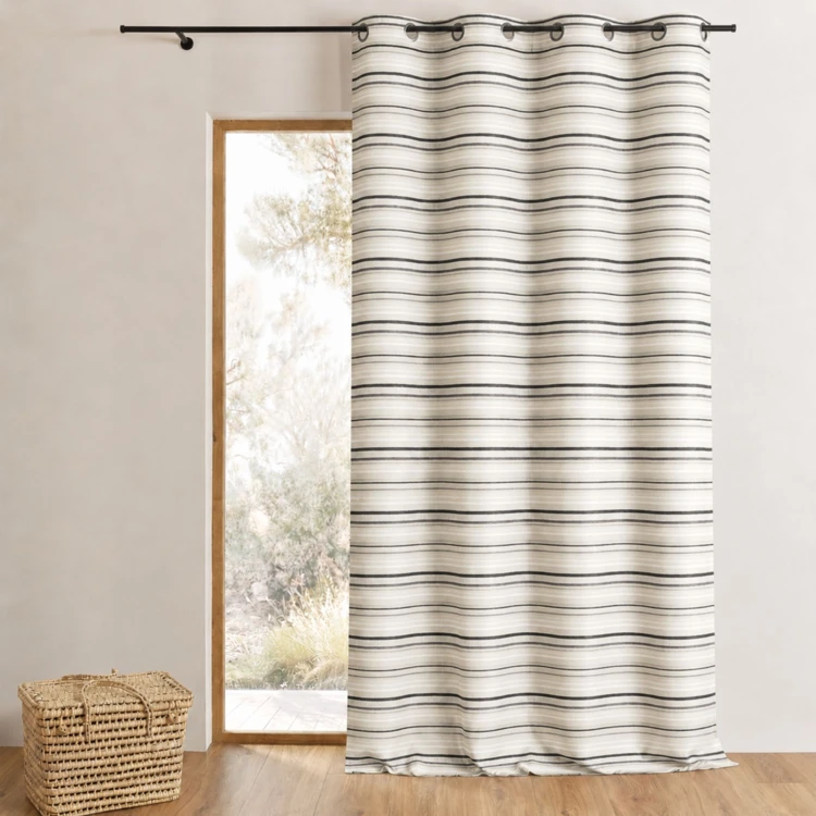 Wärmeschützender Jacquard-Vorhang mit feinen Streifen