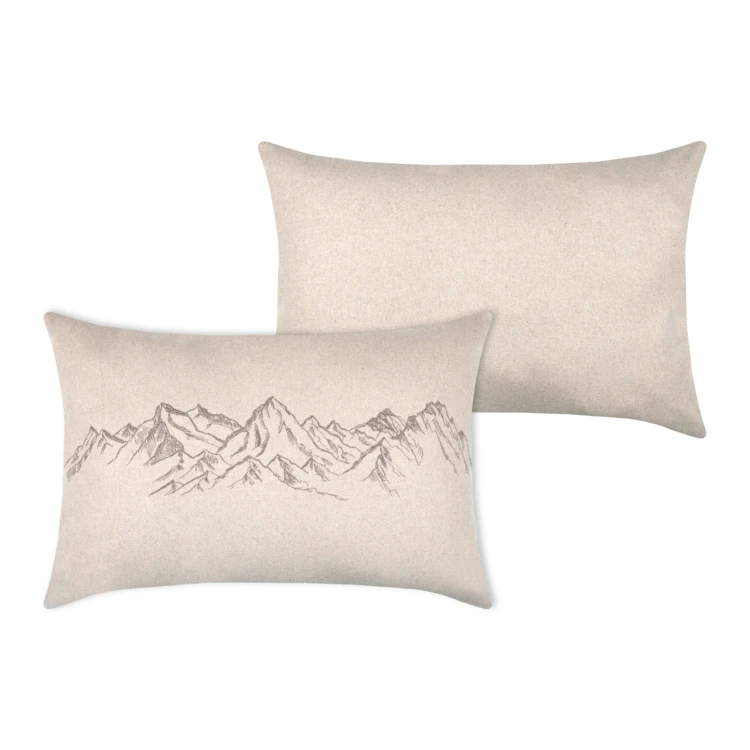Coussin décoratif à motif montagnes brodé