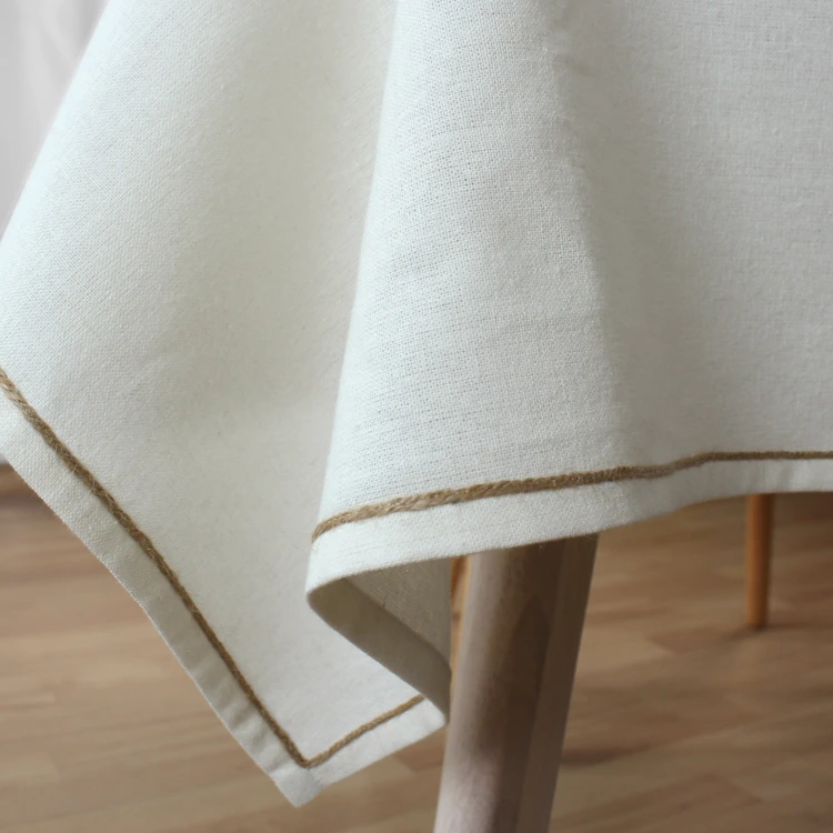 Nappe unie avec feston en jute