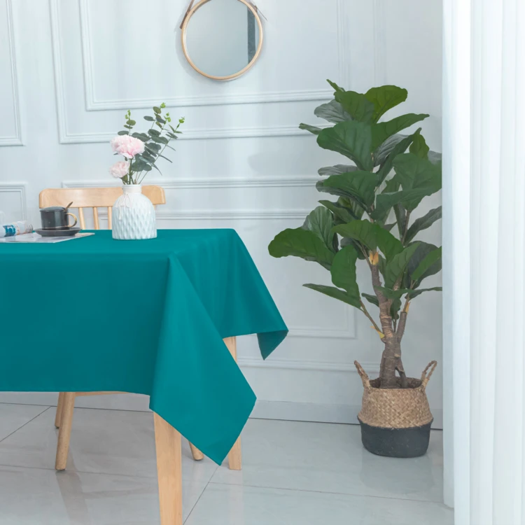 Nappe carrée et enduite antitache