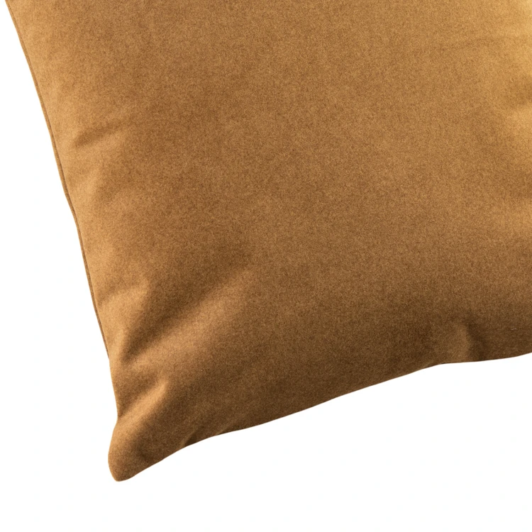 Coussin velours effet peau de pêche